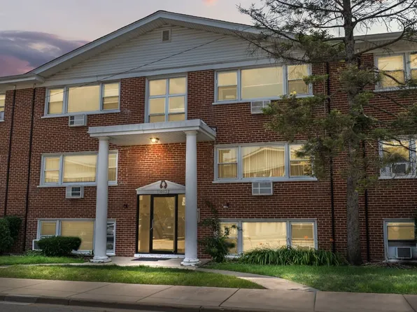 10113 Hartford Ct APT 1C, Schiller Park, IL 60176