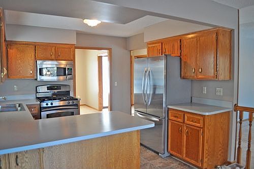 4th image of 8574 Saratoga Ln