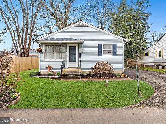 2nd image of 139 Prospect St