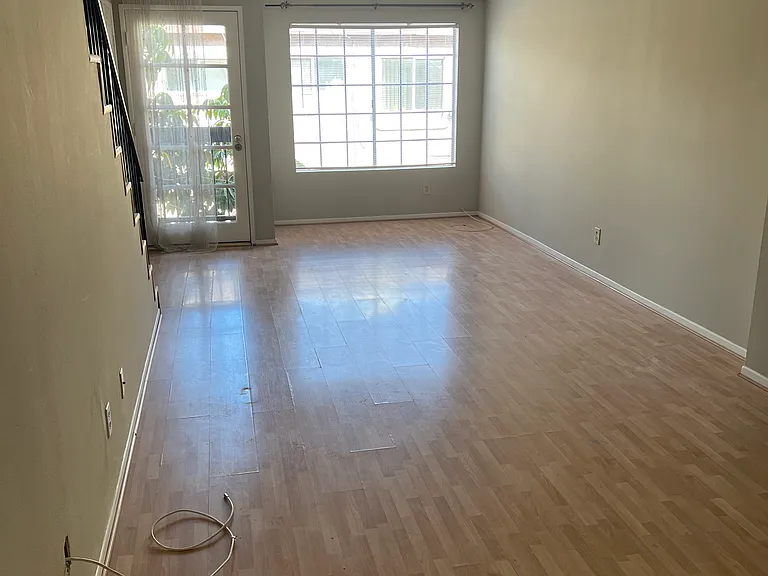 147 W Acacia Ave #114 — Photo 3