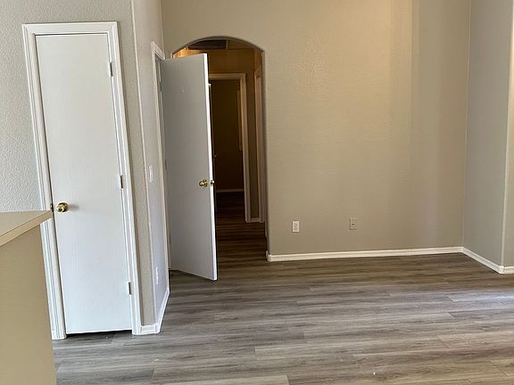 4th image of 15345 W Evans Dr