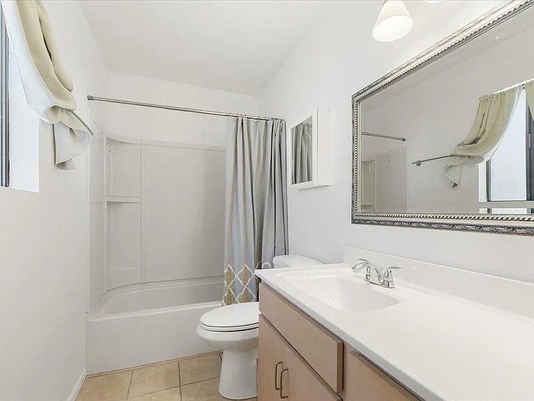 642 Sunrise Blvd — Photo 14