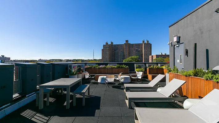 Rented by Nooklyn NYC LLC | media 31