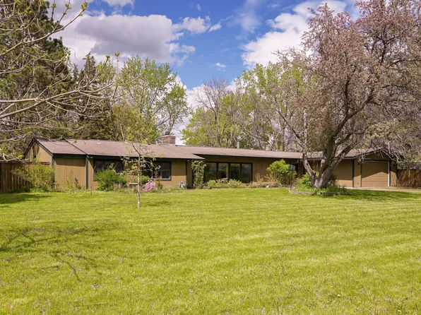 1010 Bliss Ln, Bloomington, MN 55431