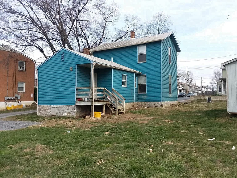 143 W Rock St — Photo 9