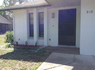 910 Winnie Ln, Lakeland, FL 33813