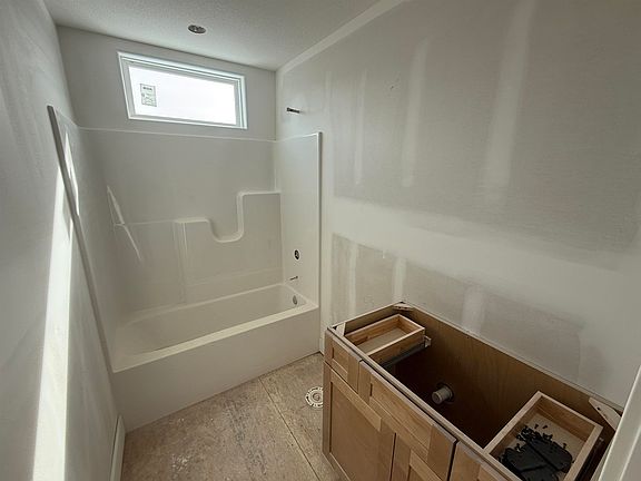 4th image of 106 E Poplar Cir