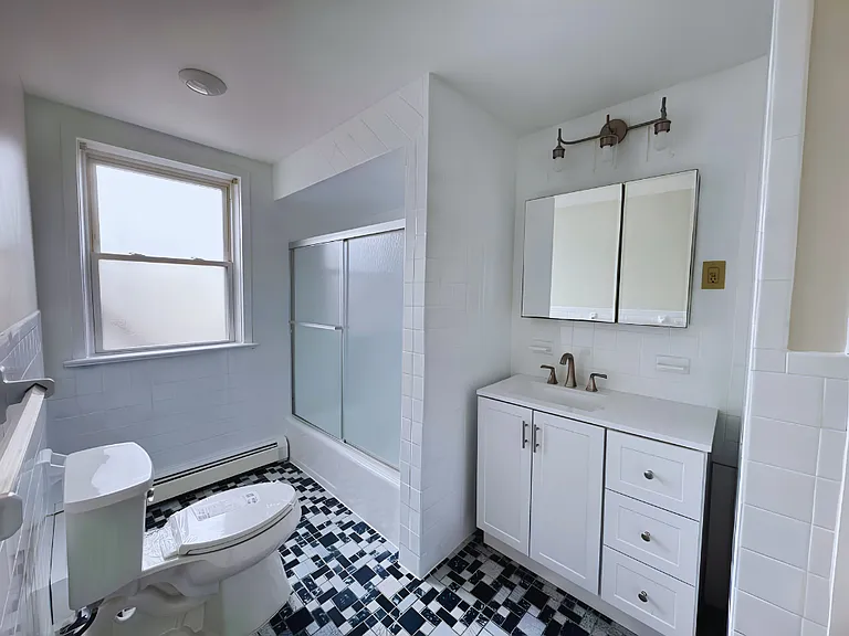 400 Davis Ave #2 — Photo 7