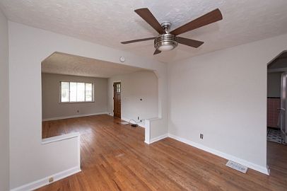 5th image of 4026 Washington Ave