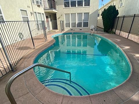 2nd image of 1732 N Harvard Blvd #109