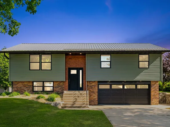 504 W Bradford St, West Union, IA 52175