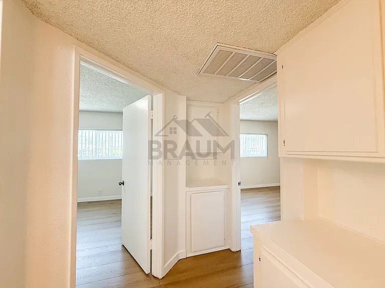 11007 Hartsook St #112 — Photo 21