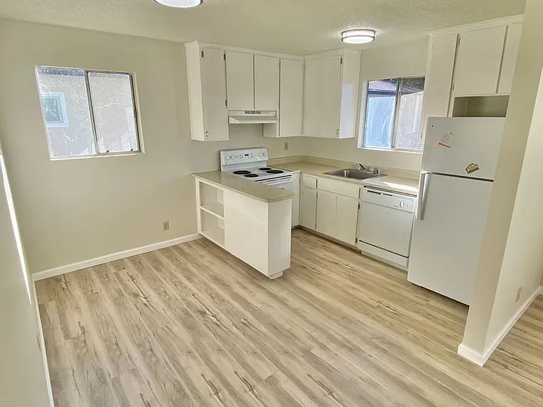 739 West 1st Ave — Photo 3