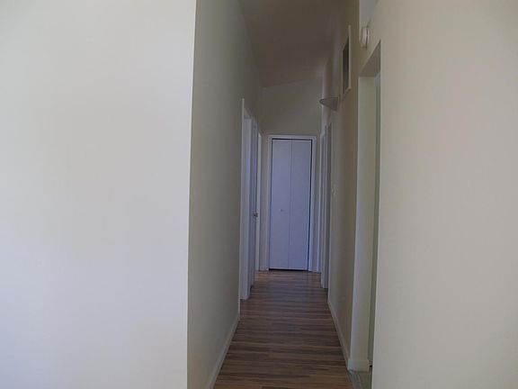 2nd image of 29575 Fairfax St