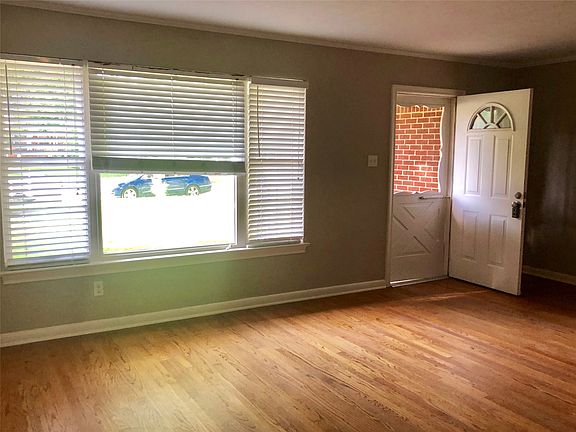 2nd image of 414 Pittman St