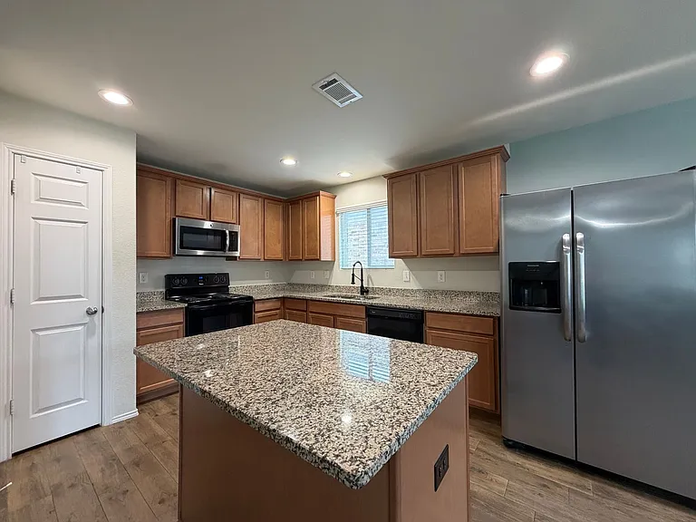 9913 Amosite Dr — Photo 11