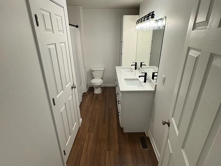 808 Des Moines St #810-1 — Photo 10