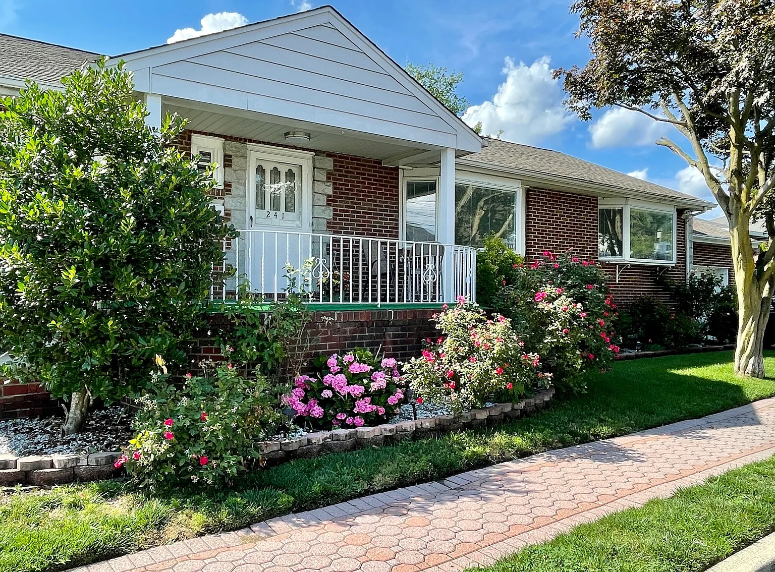 3 bed, 1568 sqft, $3,850 — Photo 1