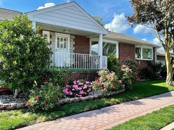 241 Bellemeade Ave, Fort Lee, NJ 07024