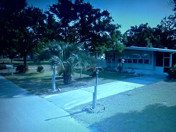 Huge Yard(porch#2 in bckyrd)