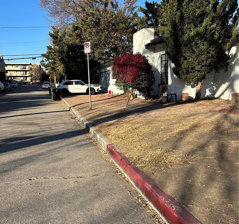 1st image of 11247 Blix St