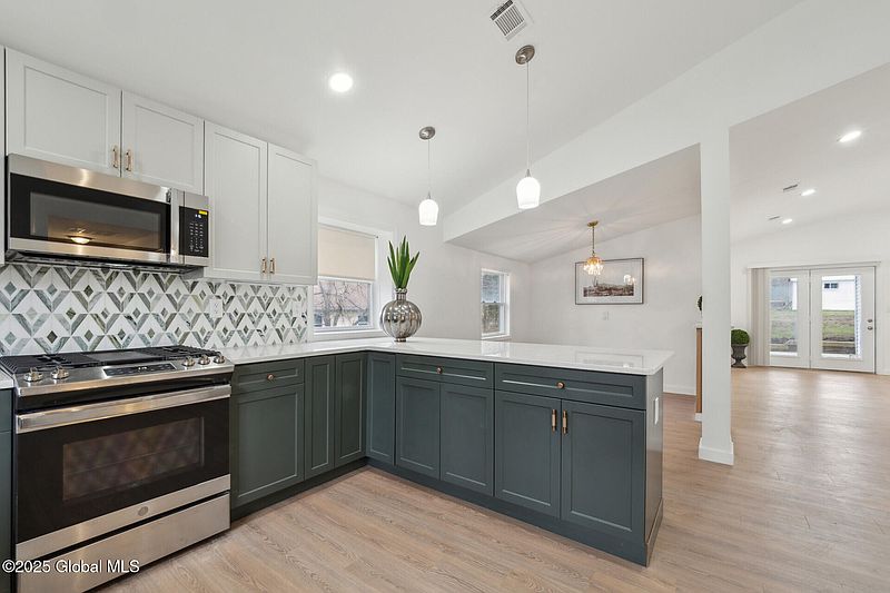 5th image of 18 Wendell Street