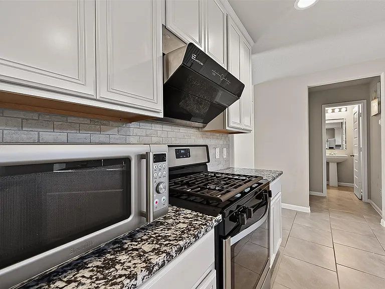9227 Downing St — Photo 17