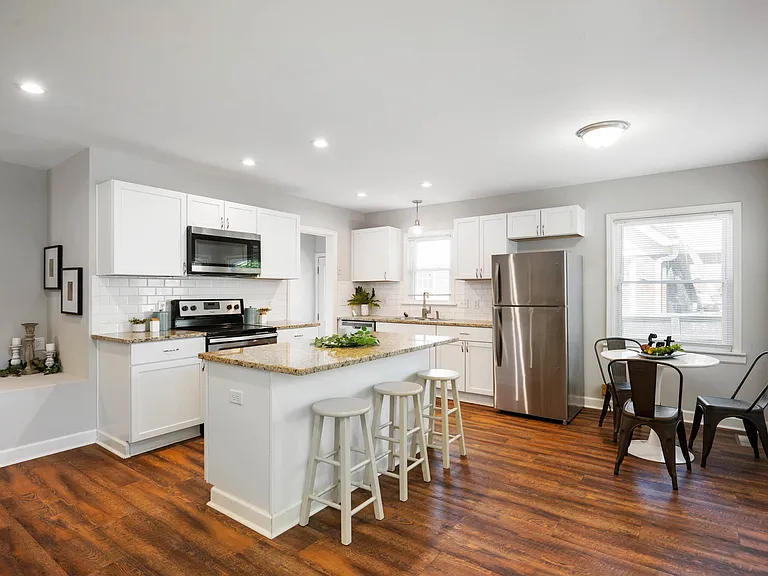 5243 E Market St — Photo 10