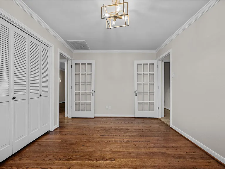 2210 Nina Lee Ln — Photo 9