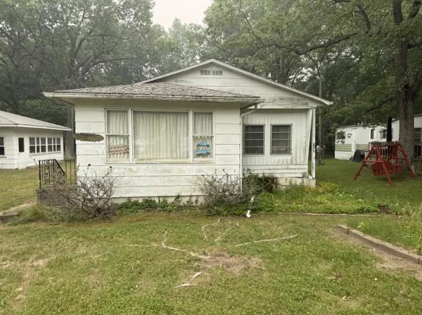 3287 Port Austin Rd, Port Austin, MI 48467