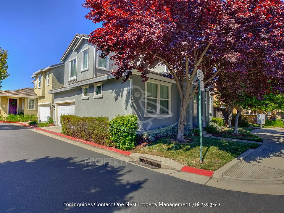 862 Courtyards Loop