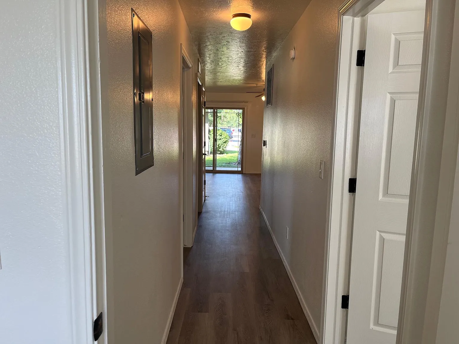 3 bed, 1200 sqft, $1,495 — Photo 4