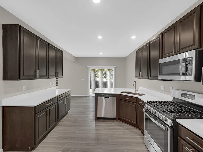 1115 Goldfinch Ave — Photo 24