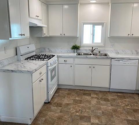 5th image of 8282 Murray Ave #60