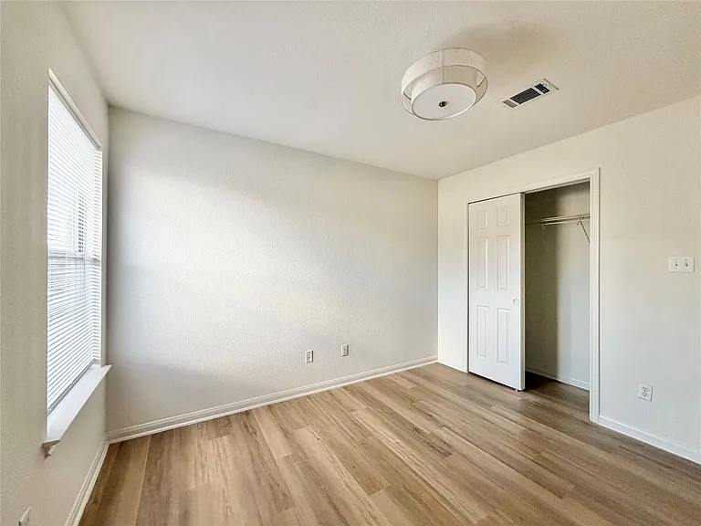939 Dark Horse Ln — Photo 20