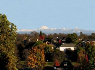 1777 Saint Andrews Dr, Redding, CA 96003