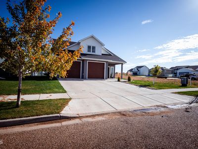 1416 Eagle View Ct, Watford City, ND, 58854