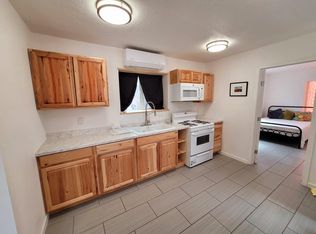 914 8th St SW UNIT C, Albuquerque, NM 87102