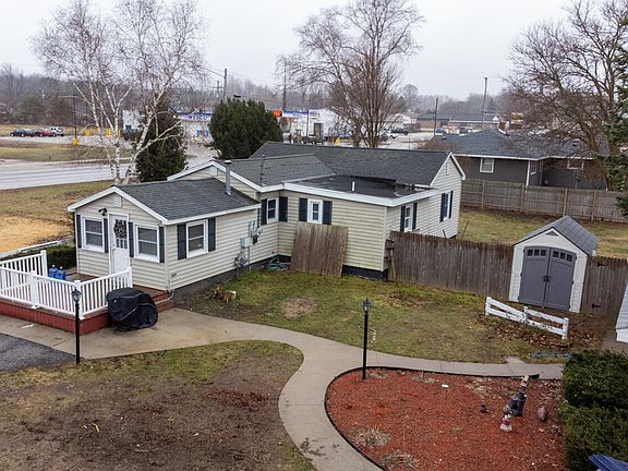 5th image of 167 S Division St