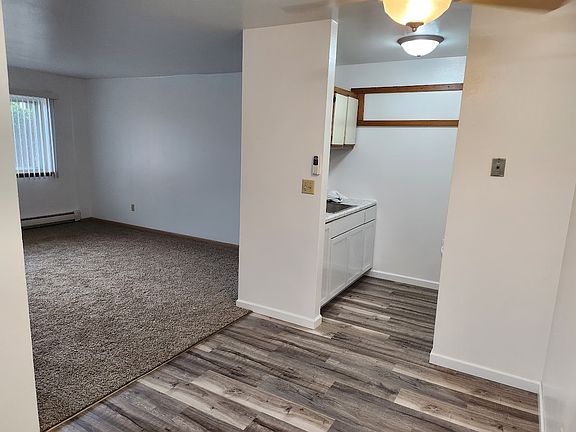5th image of 100 W Grove St