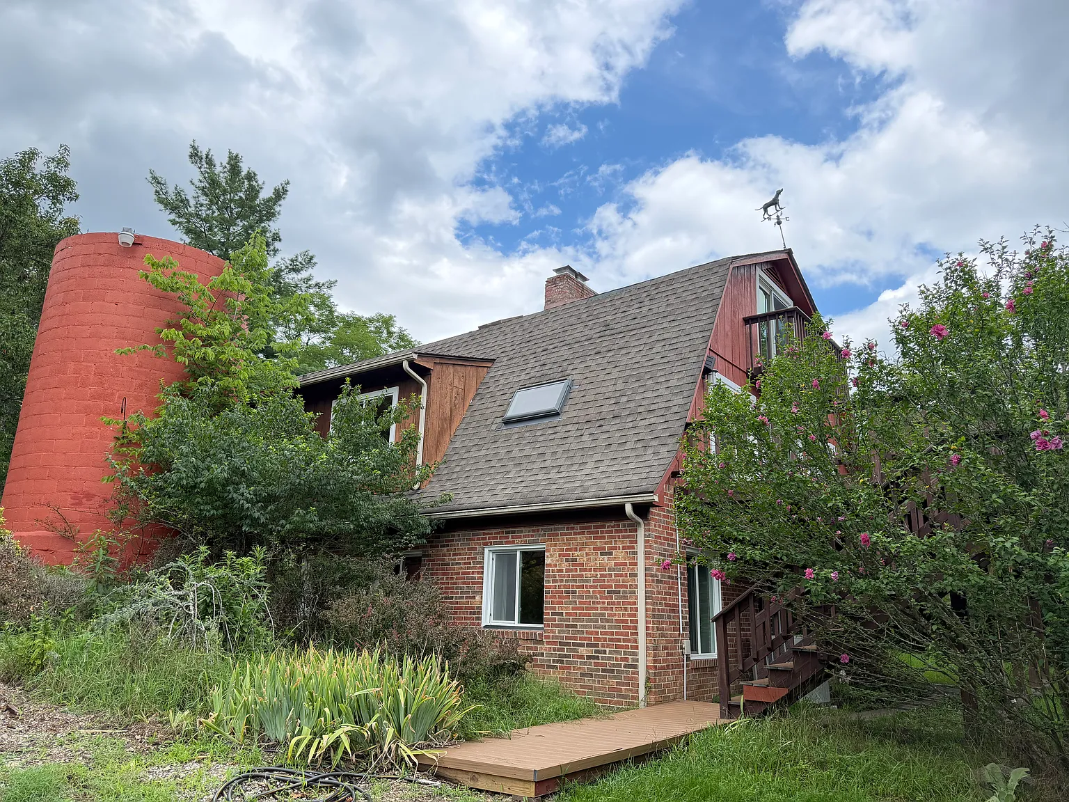 5 bed, 3.5 bath, 3202 sqft, $2,250 — Photo 1