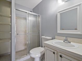 301 Country Ln APT B, Boynton Beach, FL 33435