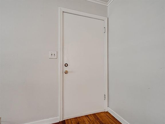 5th image of 4406 N Harvey Pkwy