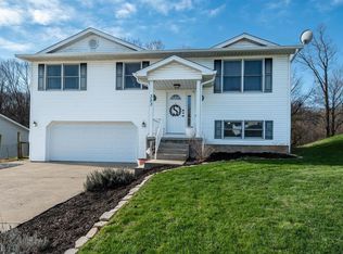 353 W Blackfoot Dr, Ellettsville, IN 47429