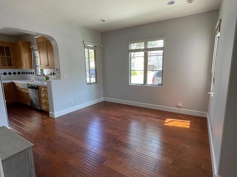 1378 Dahlia Loop — Photo 6