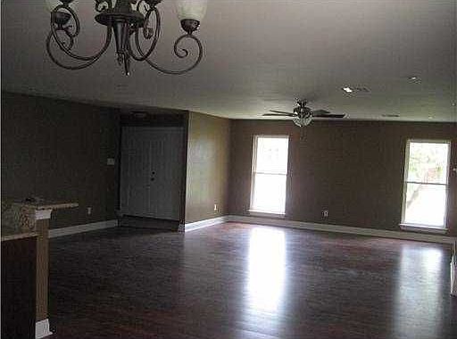 3rd image of 3604 Karen Dr