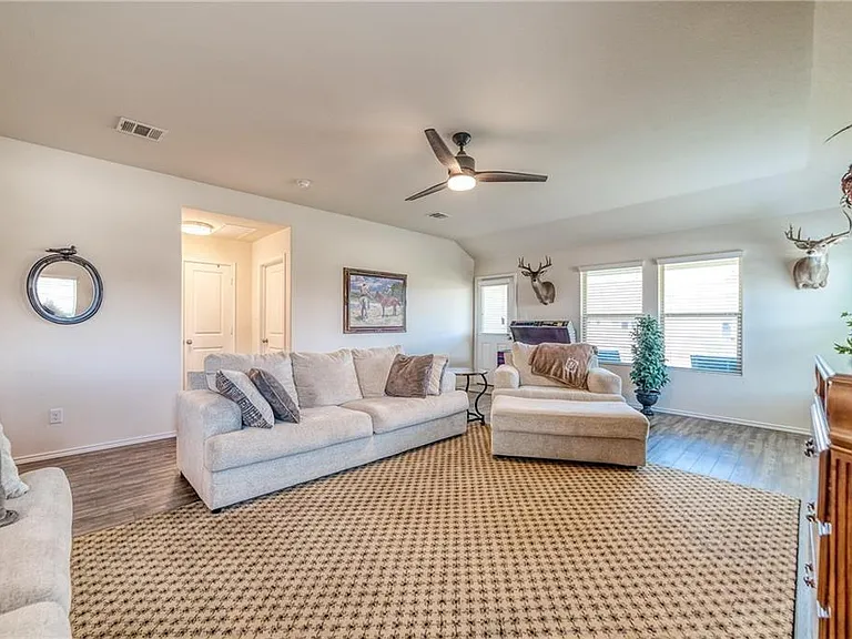 2100 Littleton Dr — Photo 12