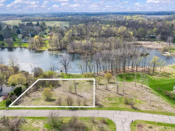 2686 W Lakeland Dr #34, Berrien Springs, MI 49103