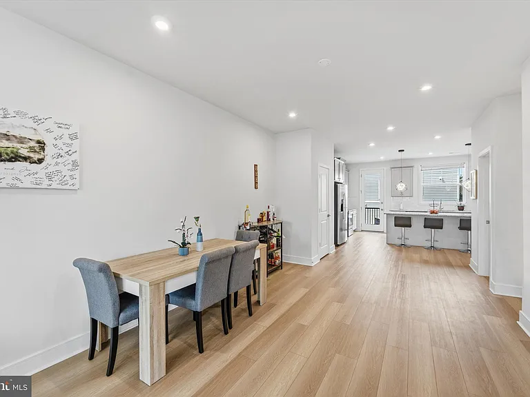 4256 Frost St — Photo 13