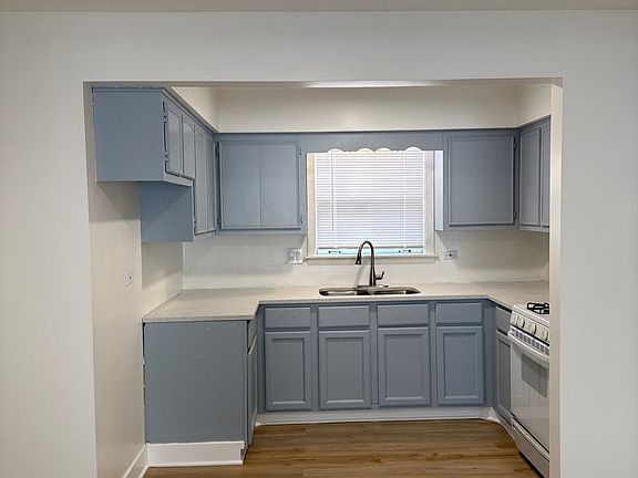 2nd image of 17385 70th Ave #G